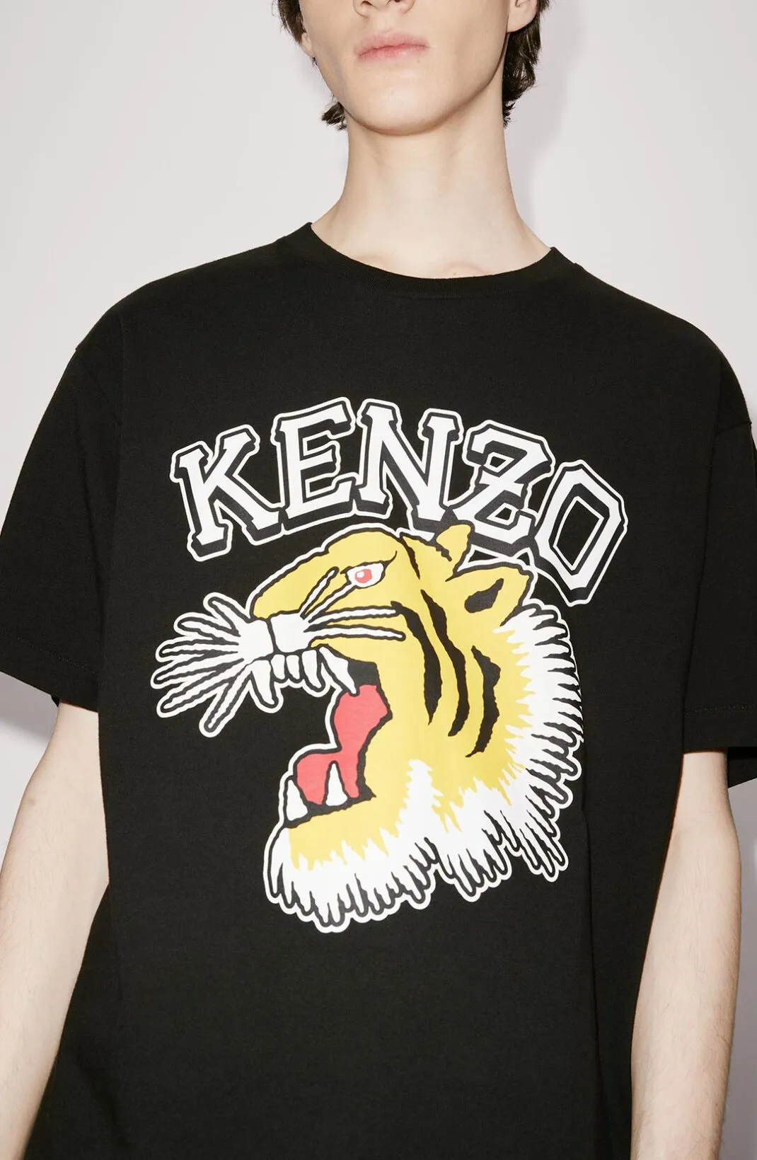 'KENZO Team Jungle Tiger Oversized T-Shirt VARSITY JUNGLE' TIGER OVERSIZE T-SHIRT Color: Black Red White Brown Size: M L XL XXL Three Standards Style Number: K 48